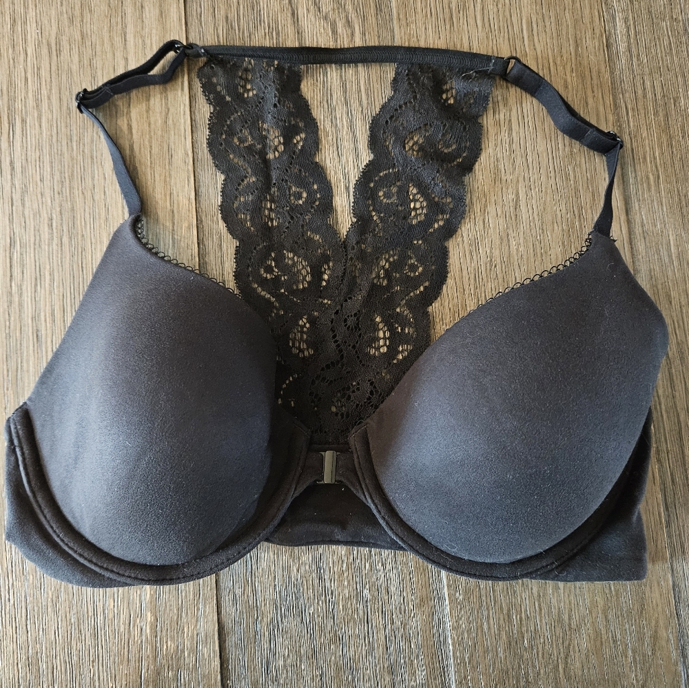 VICTORIA'S SECRET Body By Victoria soft black Lace Racerback Bra 32D